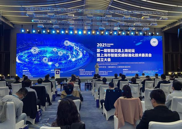 上海快速路首次向智能网联汽车开放测试，新增7000余个可测交通场景