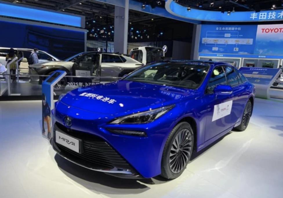 丰田Mirai量产版车型首秀2021进博会，这才是新能源汽车