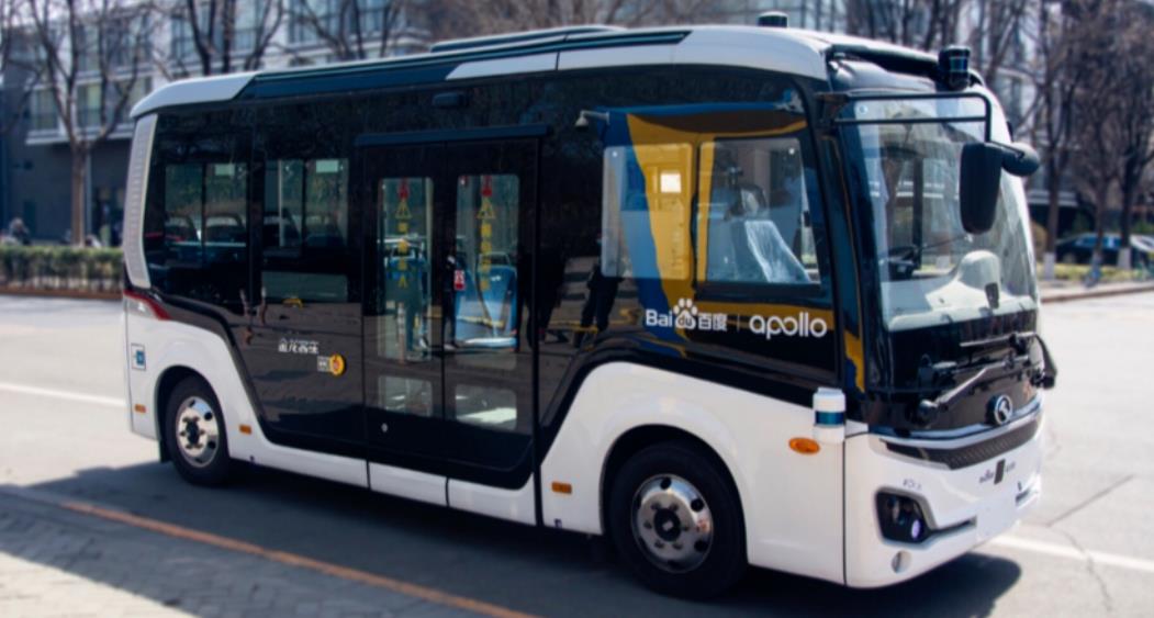 首批8辆自动驾驶巴士可在北京上路测试，分别来自百度、轻舟智航、商汤科技