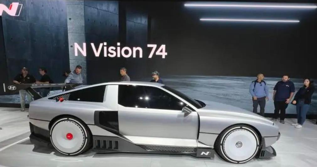 现代汽车正式发布了现代N Visino 74氢燃料电池概念车
