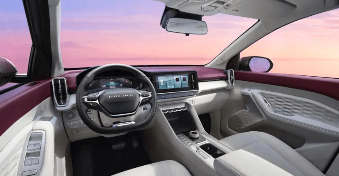 五菱全新紧凑型SUV星云内饰官图曝光，将在今年9月正式上市