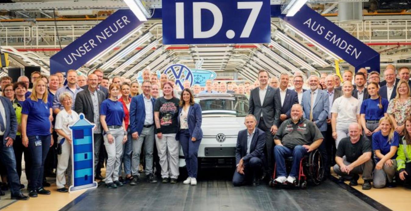 大众汽车新款旗舰电动车型ID.7在德国埃姆登（Emden）工厂投产